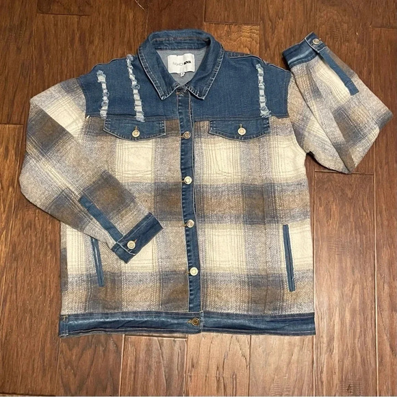 Fashion Nova Over-sized Plaid Shacket Jacket - Picture 2 of 9